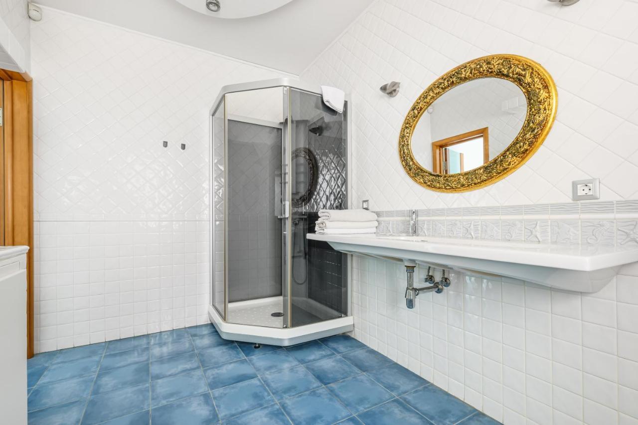 Deribasivska Cozy 4-Room Apartment Одесса Экстерьер фото